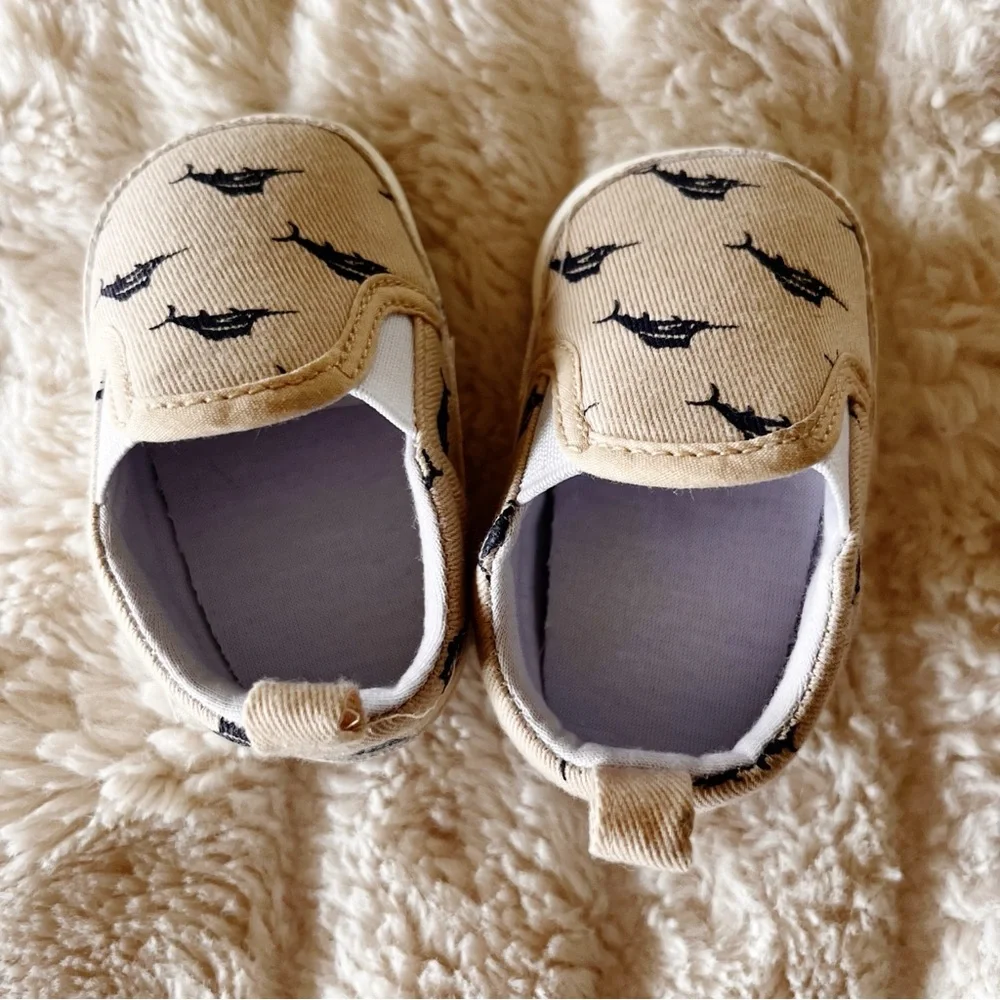 Tommy Bahama Tan Slip-On Baby Shoes Ocean Swordfish Print 0-3 months